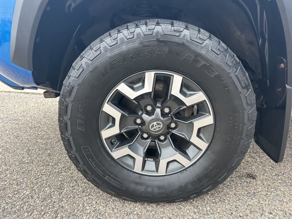 Used 2017 Toyota Tacoma TRD Off-Road w/ Tow Package AWD/4WD image 37