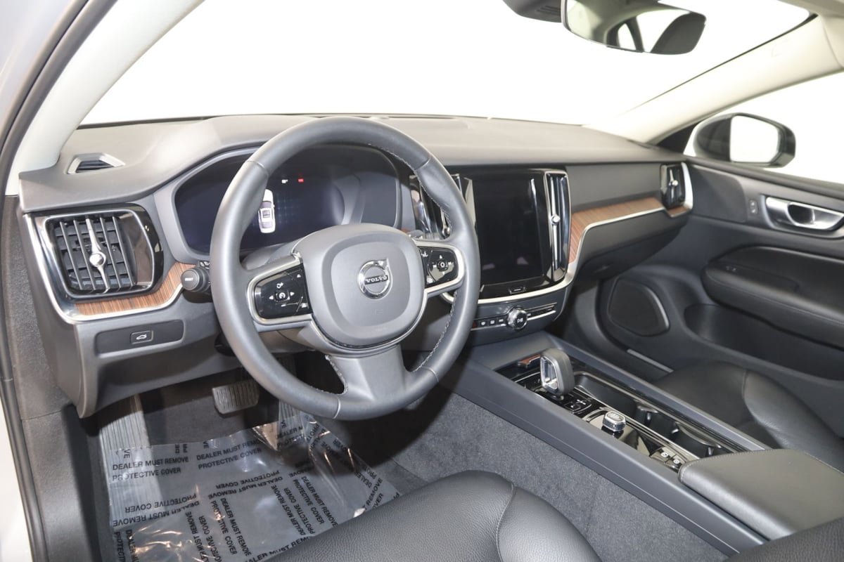 Used 2024 Volvo S60 B5 Plus AWD/4WD image 26