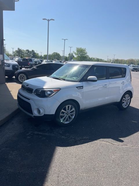 Used 2017 Kia Soul + FWD image 20