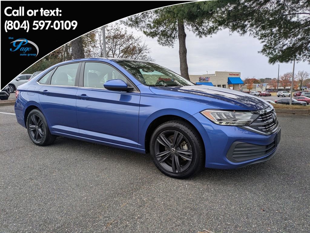 Used 2023 Volkswagen Jetta SE image 1