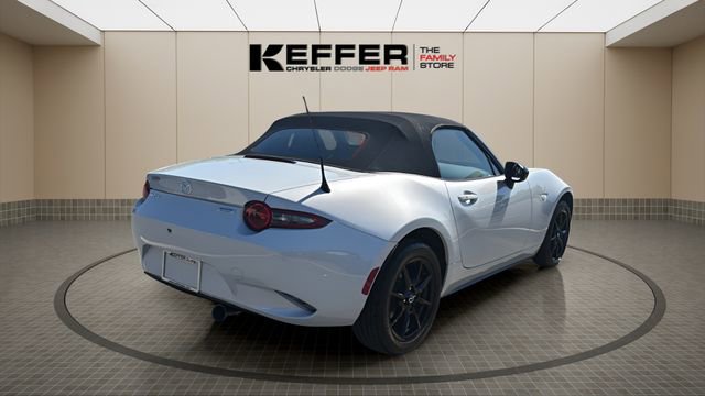 Used 2019 MAZDA MX-5 Miata Sport w/ I-ACTIVSENSE Sport Package image 6