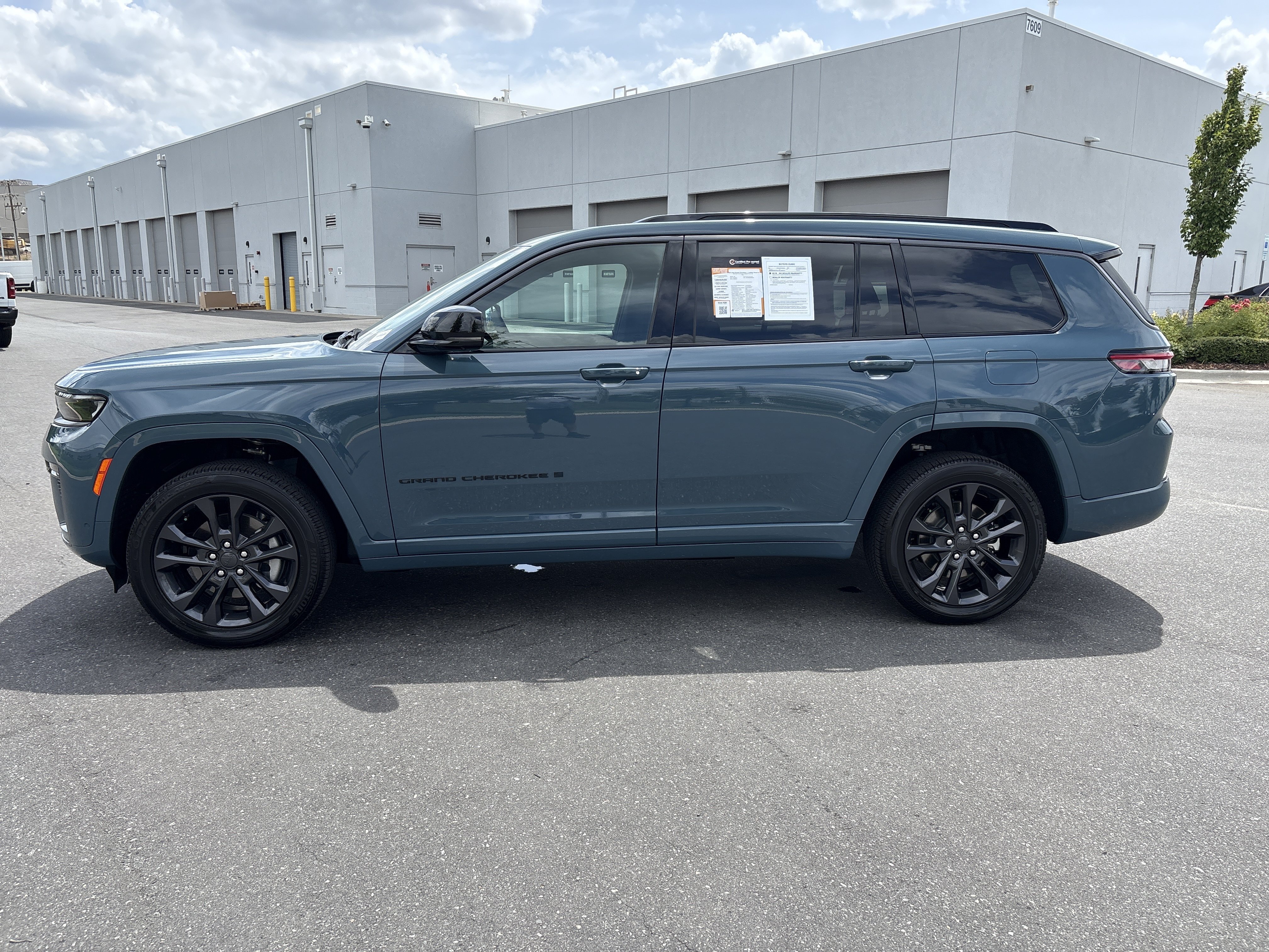Used 2026 Jeep Grand Cherokee L Limited AWD/4WD image 6