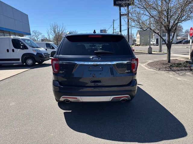 Used 2017 Ford Explorer XLT w/ Equipment Group 202A image 6