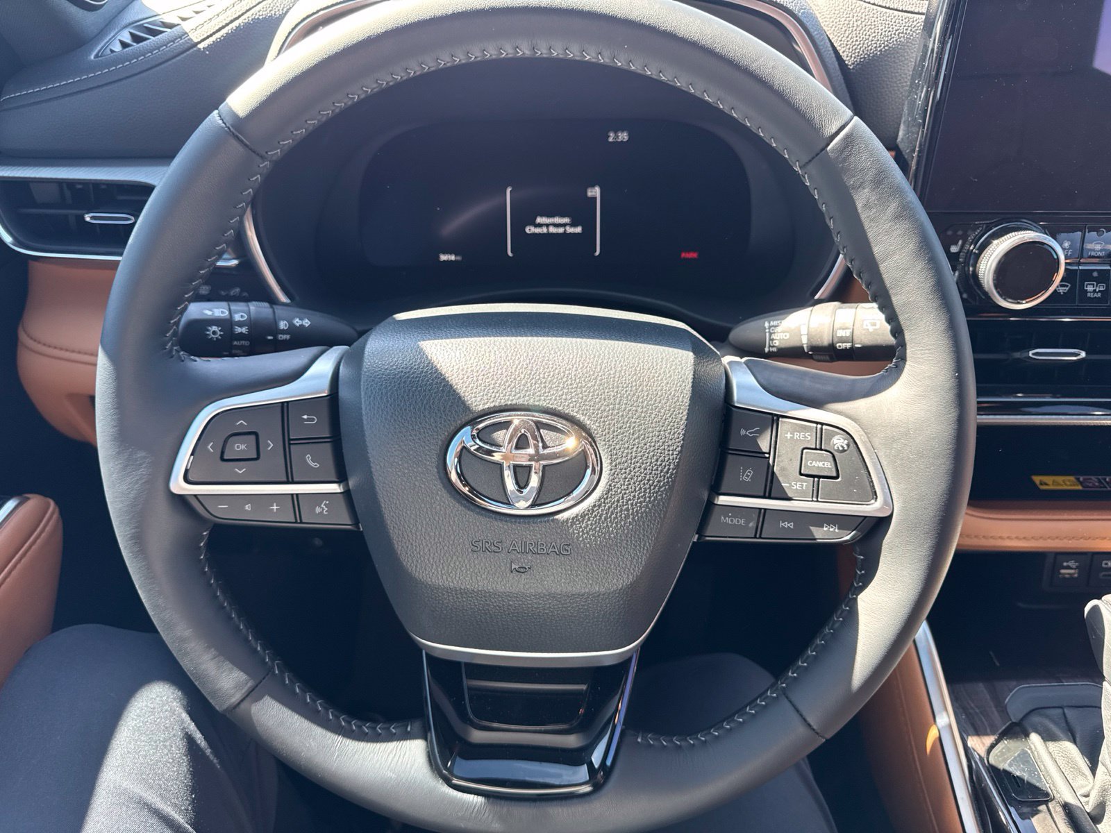 Used 2026 Toyota Highlander Platinum AWD/4WD image 17