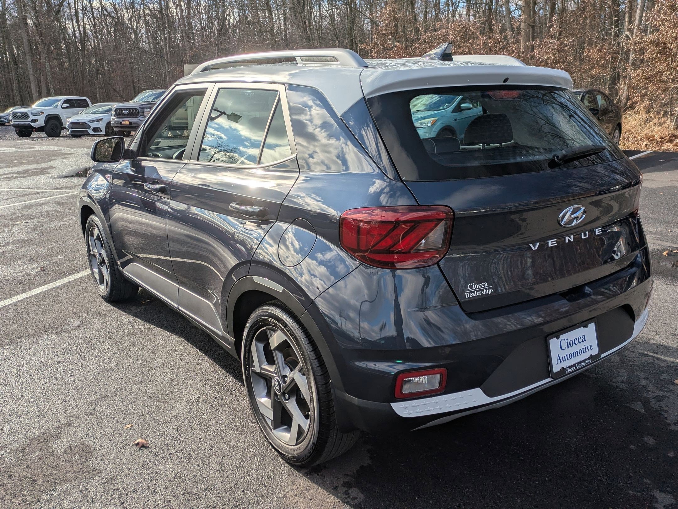 Certified 2021 Hyundai Venue image 7