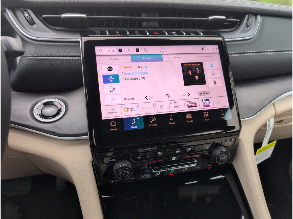 New 2025 Jeep Grand Cherokee Limited w/ Luxury Tech Group II image 13