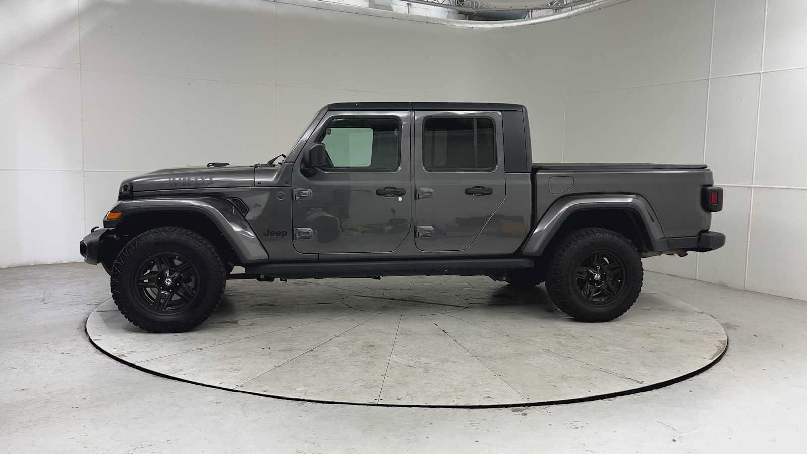 Used 2022 Jeep Gladiator Sport AWD/4WD image 5