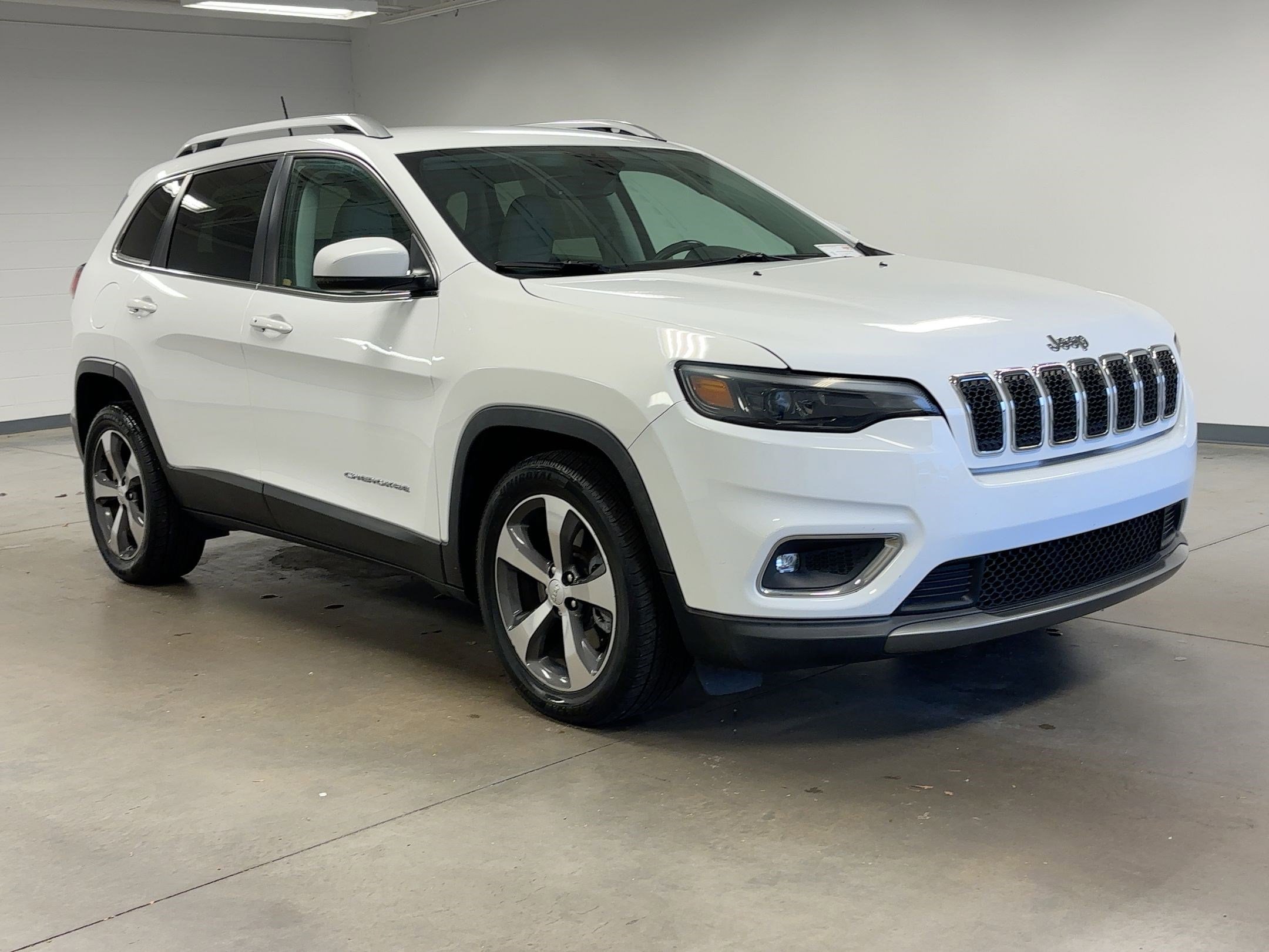Used 2019 Jeep Cherokee Limited image 6