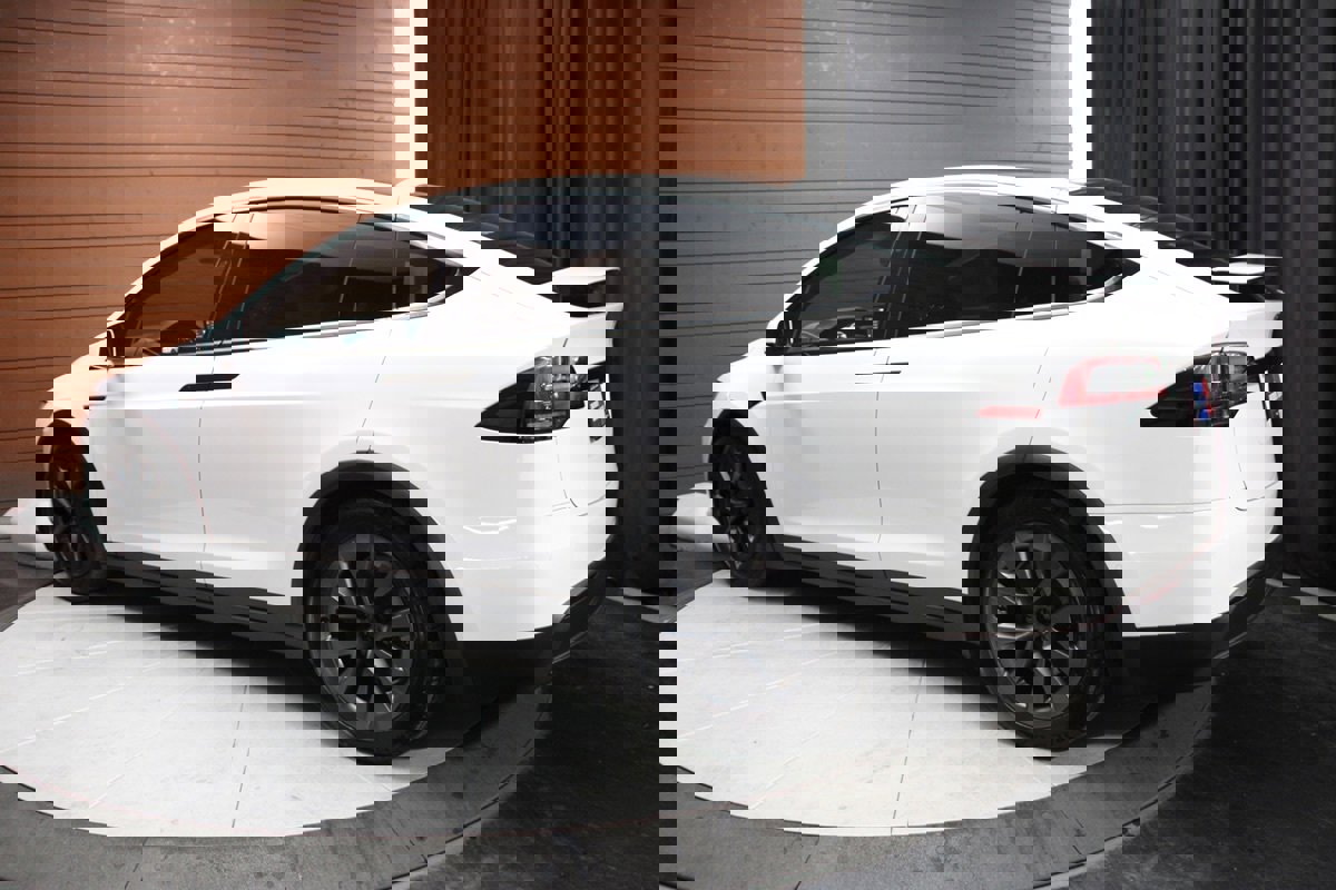 Used 2022 Tesla Model X Plaid image 48