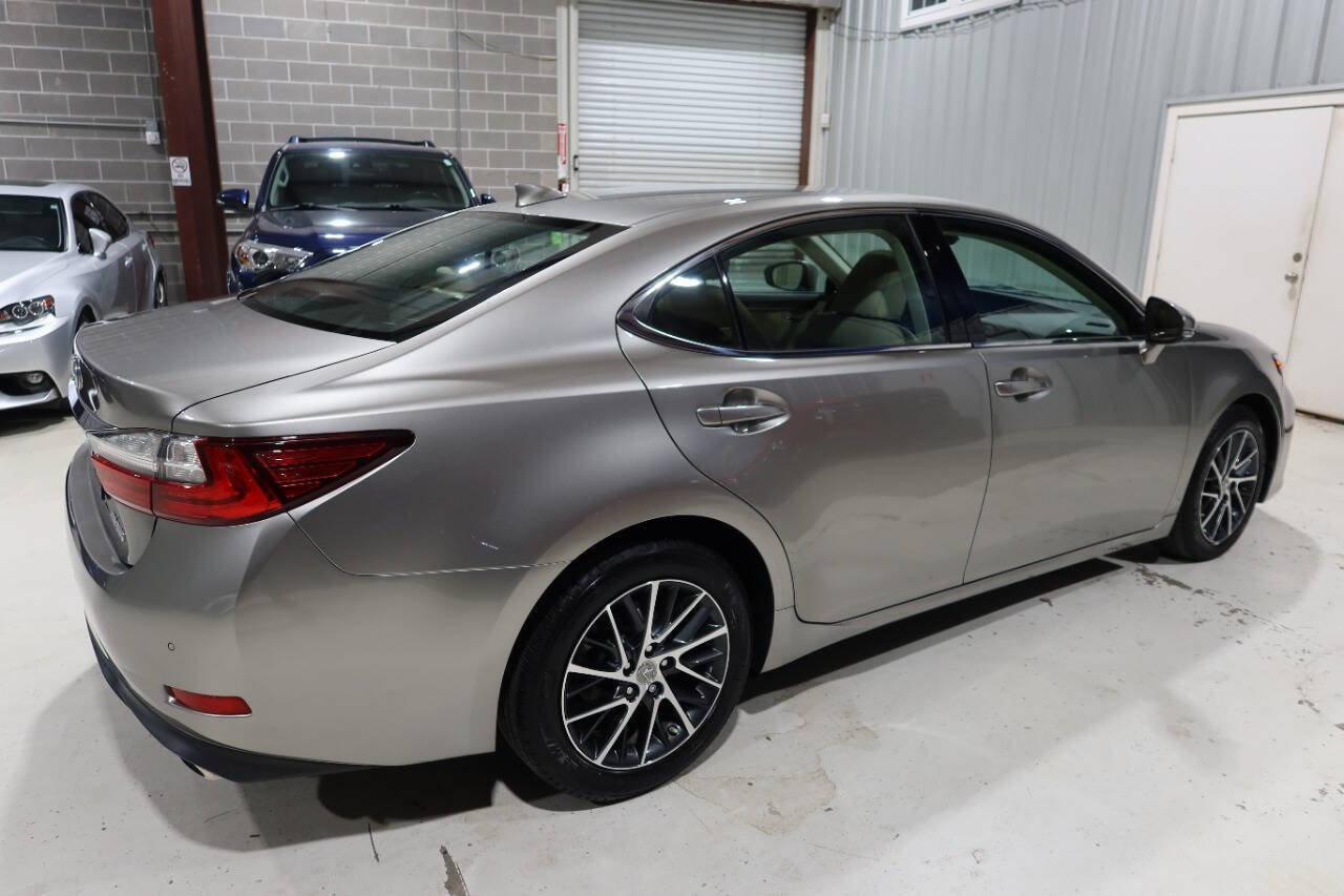 Used 2018 Lexus ES 350 w/ Luxury Package w/Wood Trim FWD image 5