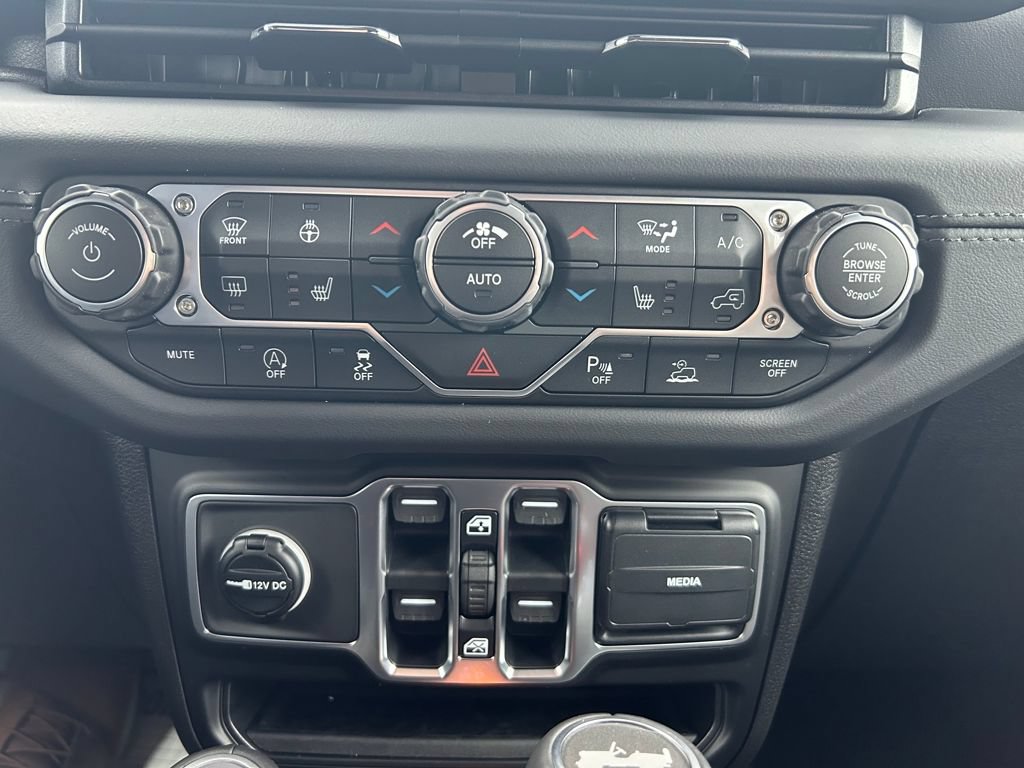 New 2026 Jeep Wrangler Unlimited Sahara AWD/4WD image 38