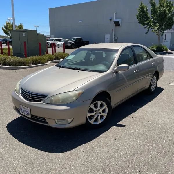 Used 2005 Toyota Camry XLE w/ XLE Premium Pkg