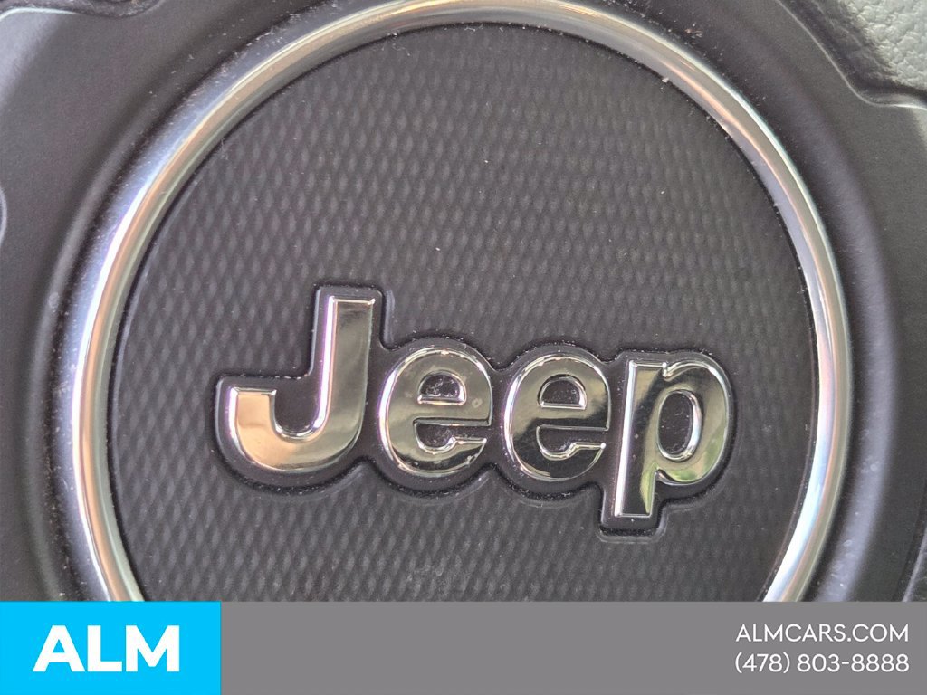 Used 2025 Jeep Wrangler Unlimited Sahara AWD/4WD image 30