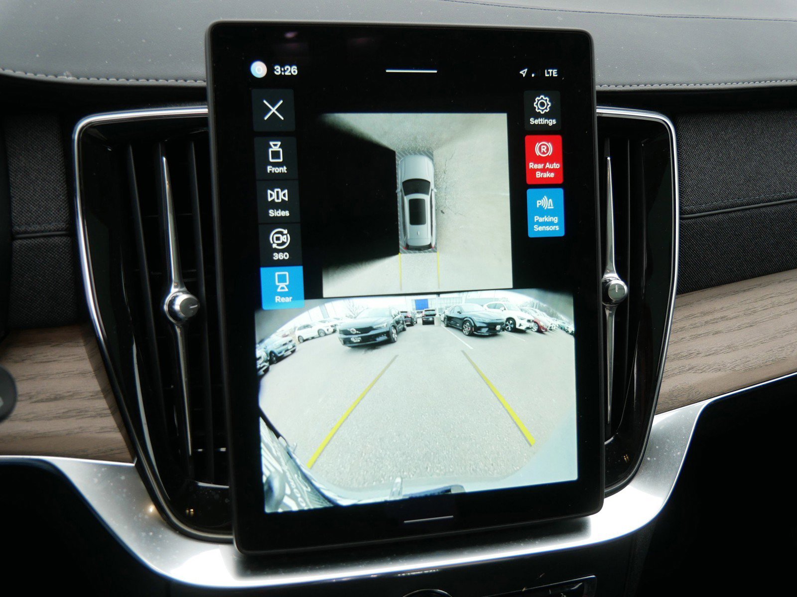 Certified 2025 Volvo XC90 B5 Plus image 21