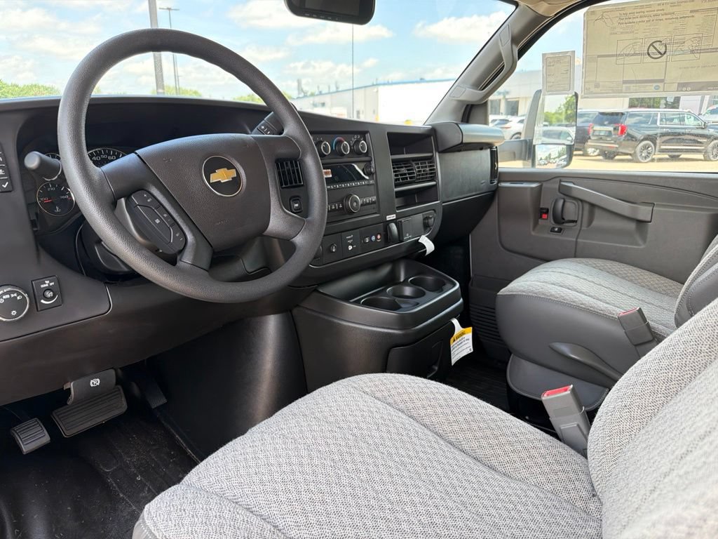 New 2025 Chevrolet Express 4500 w/ Power Convenience Package RWD image 13