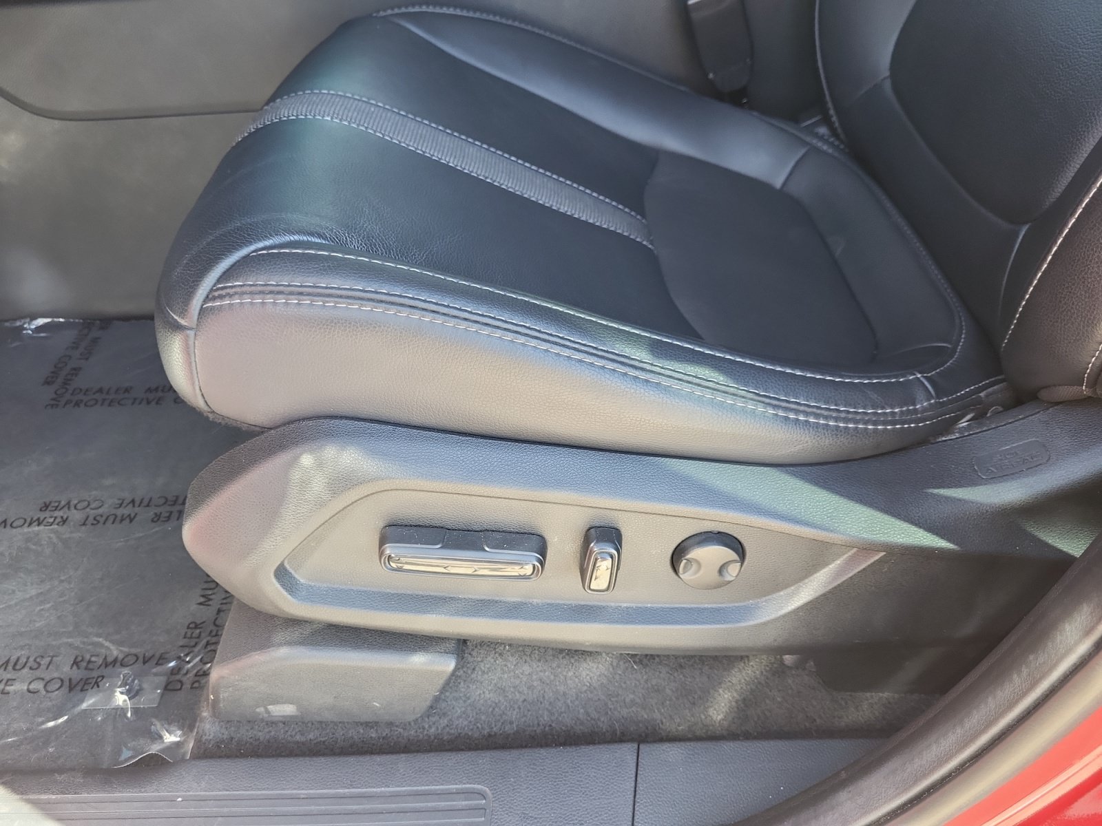 Used 2025 Honda Pilot Touring image 14