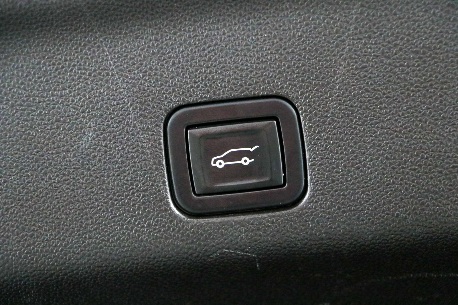 Used 2021 Chevrolet Tahoe Premier AWD/4WD image 34