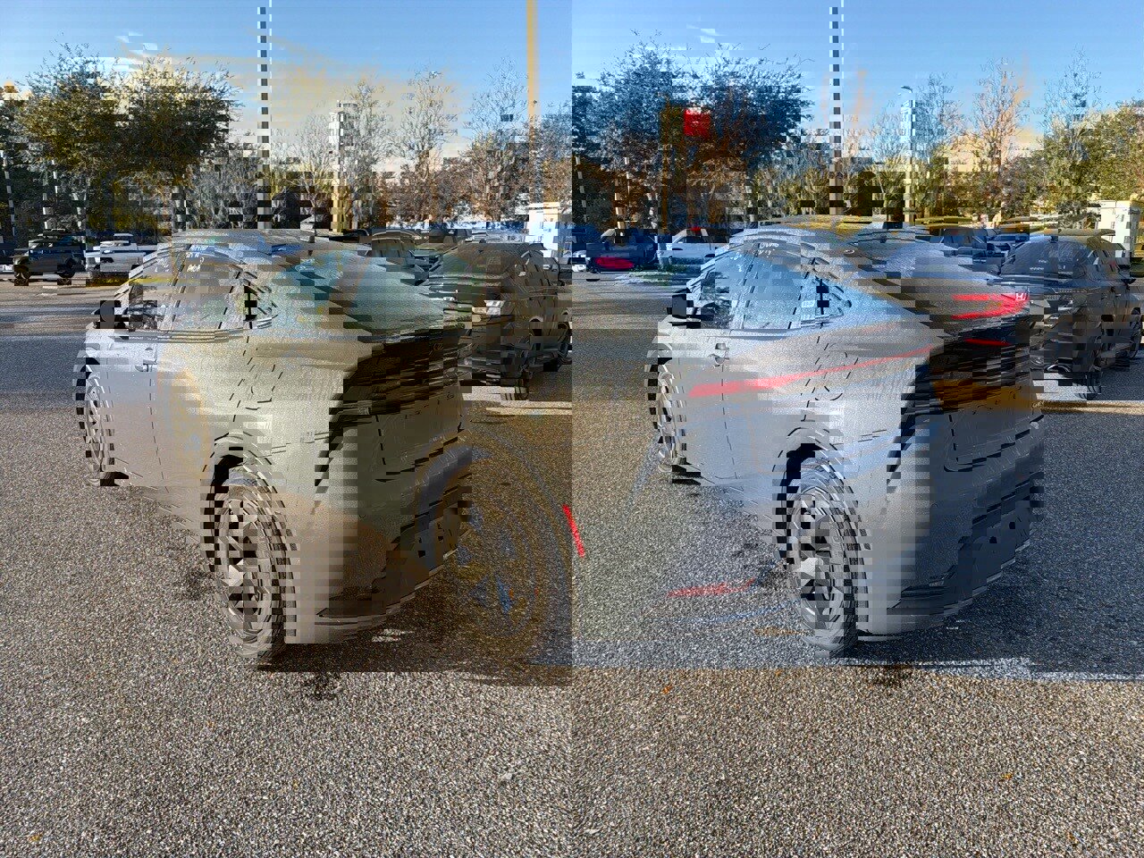 Used 2025 Toyota Prius LE image 3