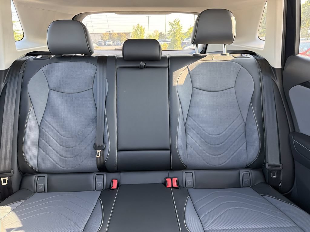 New 2026 Volkswagen Tiguan SE FWD image 29