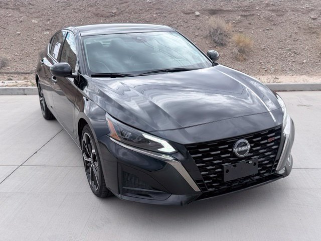 Used 2025 Nissan Altima 2.5 SR FWD image 3