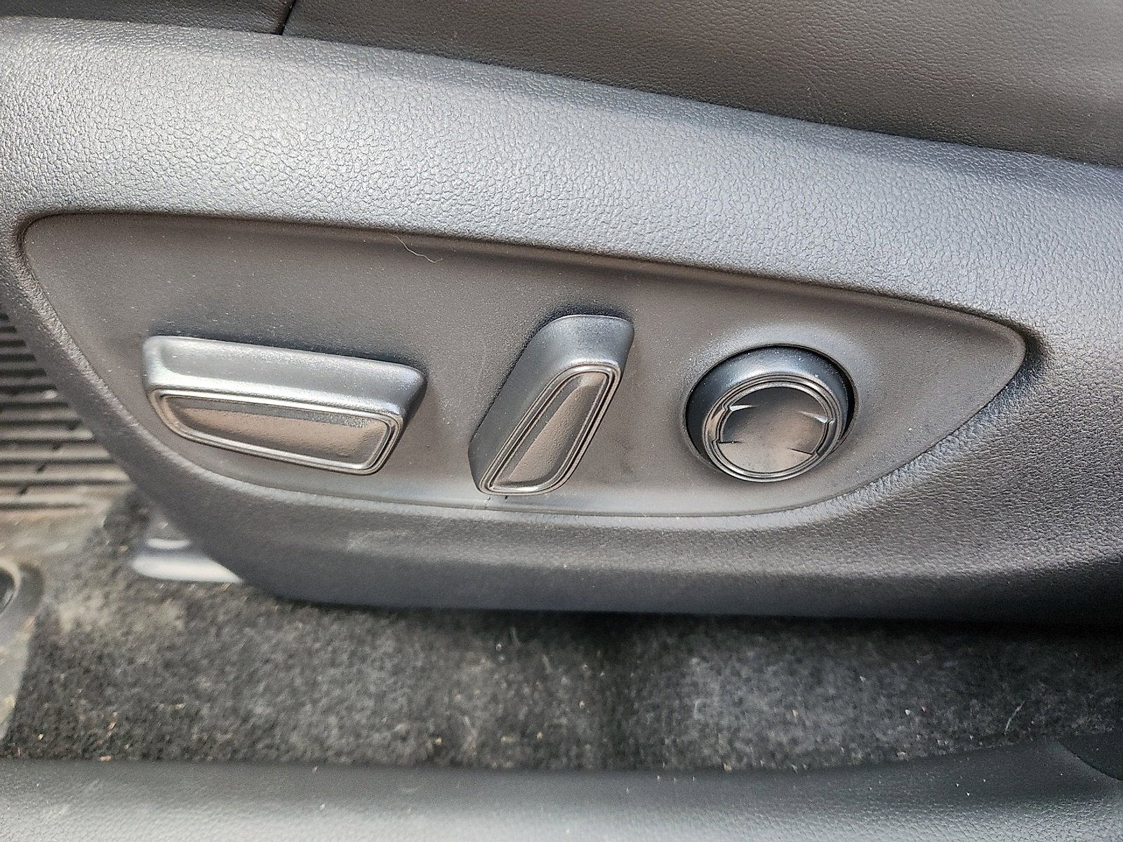 Used 2024 Toyota RAV4 XSE w/ Weather Package image 12