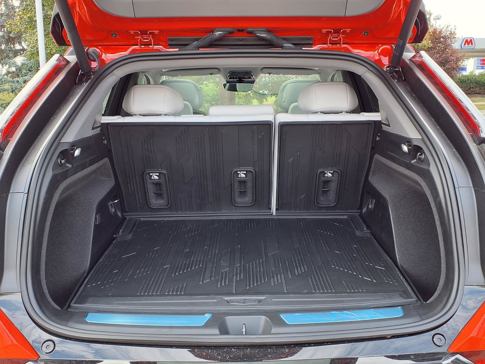 New 2027 Cadillac Optiq Sport w/ LPO, Floor Liner Package AWD/4WD image 9