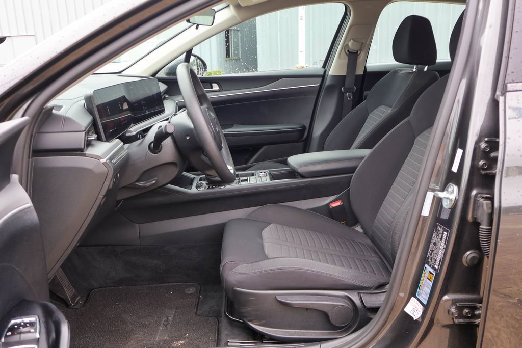 Used 2025 Kia K5 LXS FWD image 7