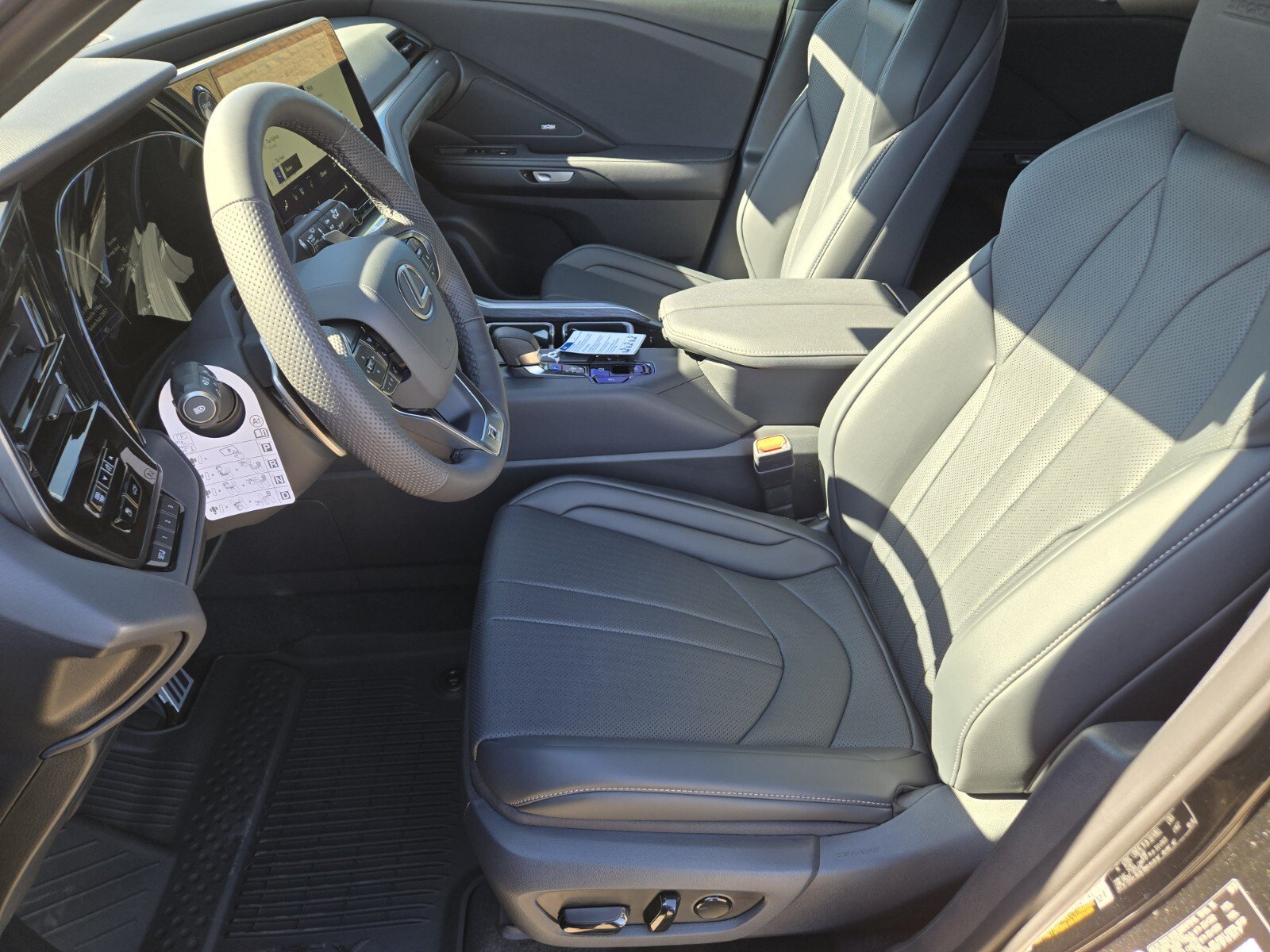New 2026 Lexus TX 500h AWD image 6