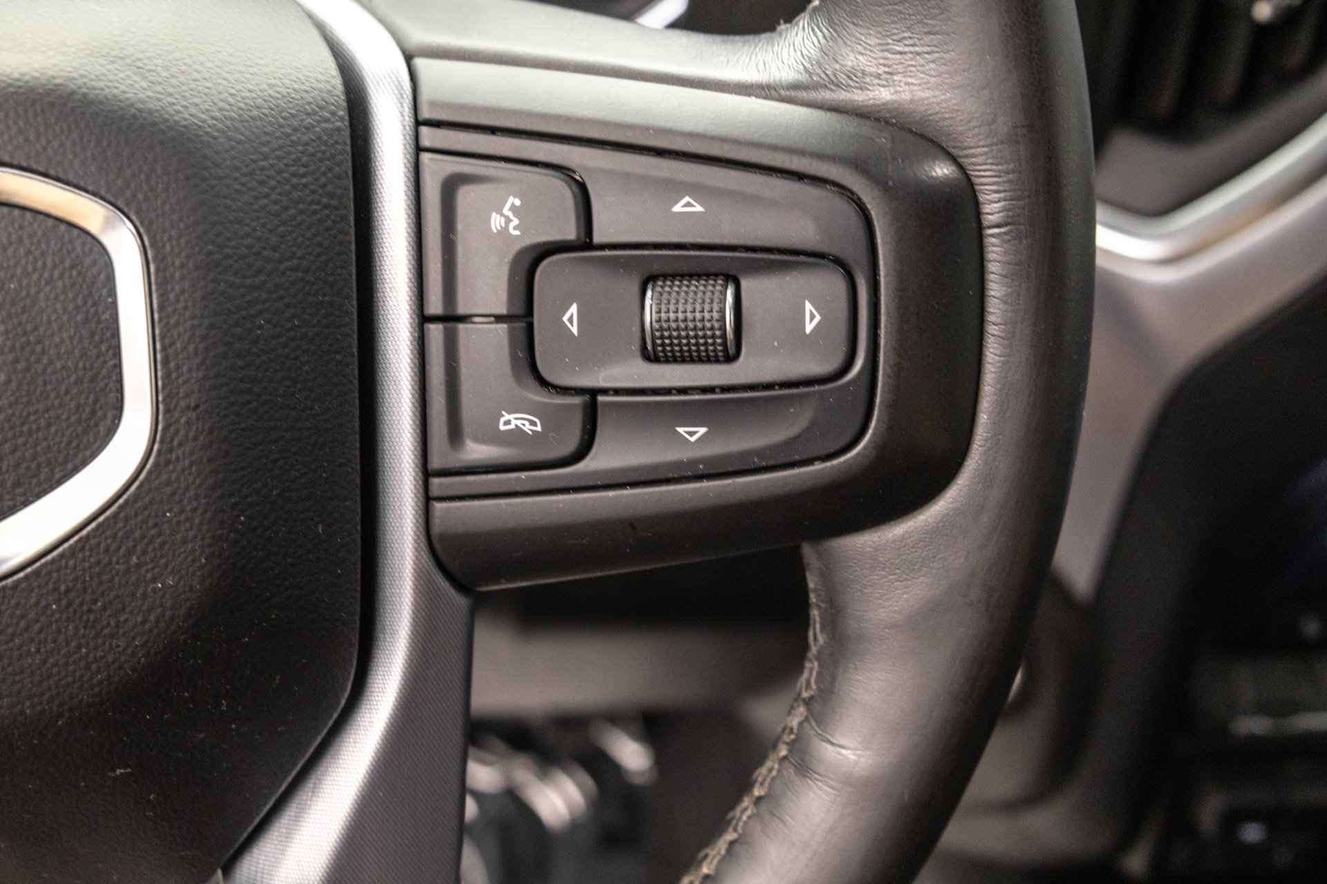 Used 2019 GMC Sierra 1500 SLT w/ SLT Premium Package AWD/4WD image 19
