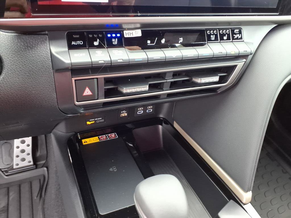 New 2026 Toyota Camry XSE FWD image 14