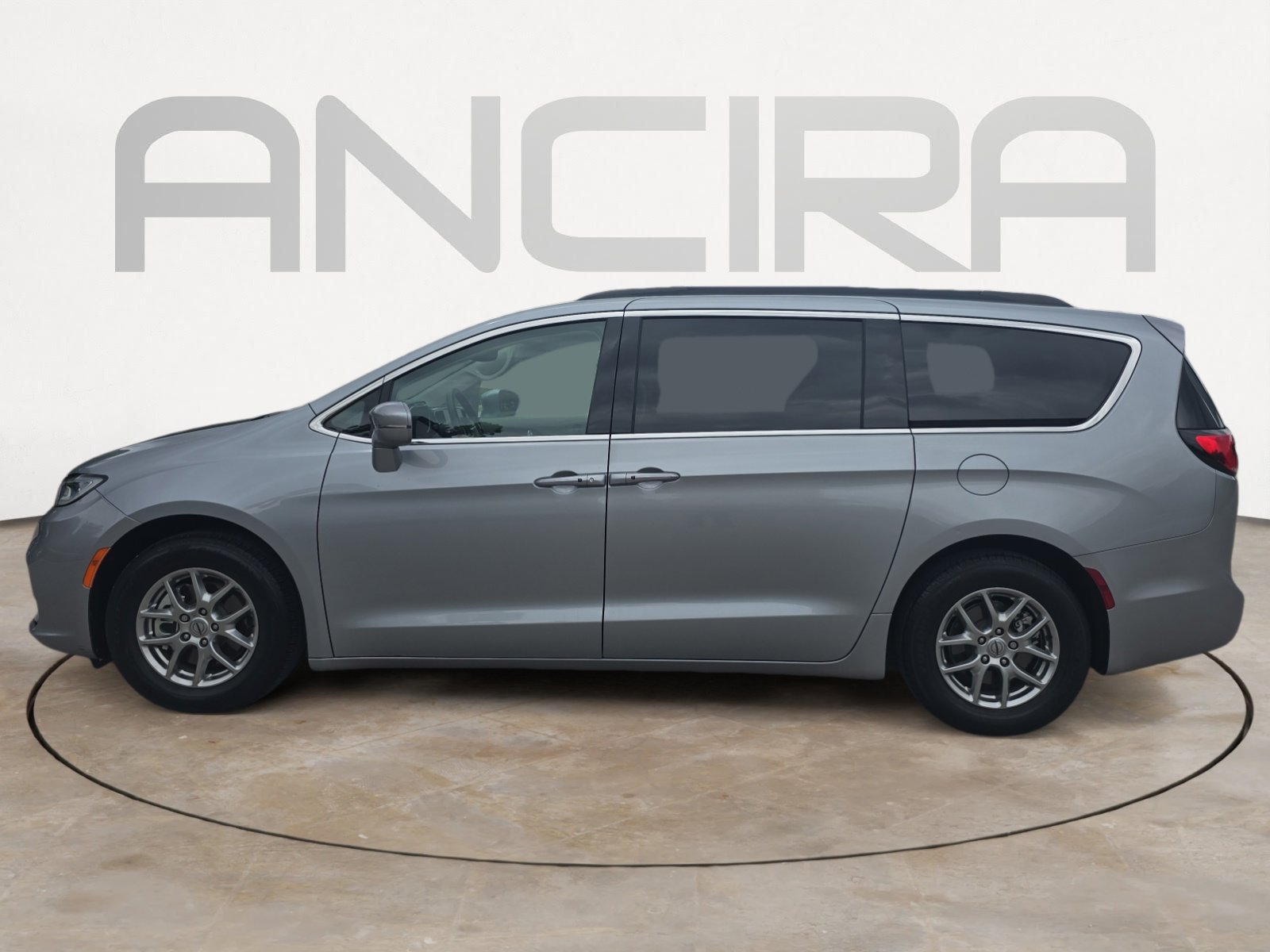 Used 2021 Chrysler Pacifica Touring image 7