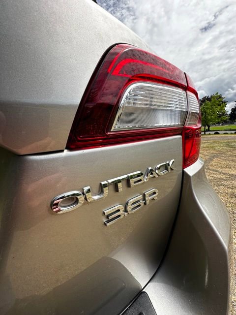 Used 2017 Subaru Outback 3.6R Limited AWD/4WD image 25