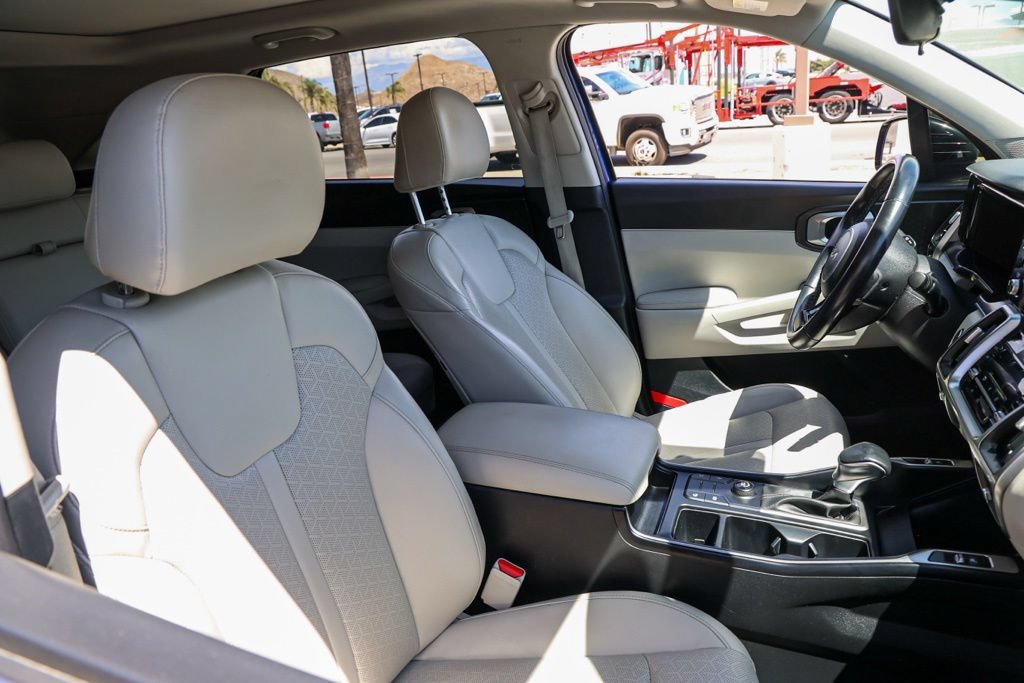 Used 2023 Kia Sorento S w/ Panoramic Sunroof Package FWD image 22