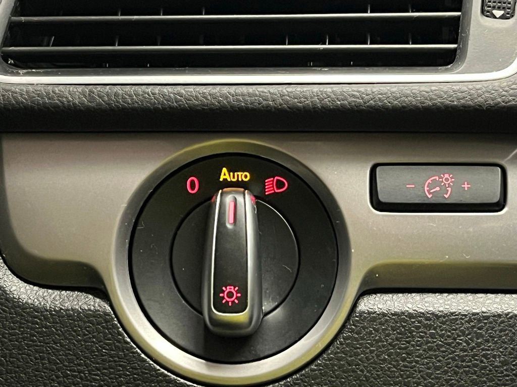 Used 2015 Volkswagen Passat 1.8T Wolfsburg Edition image 19