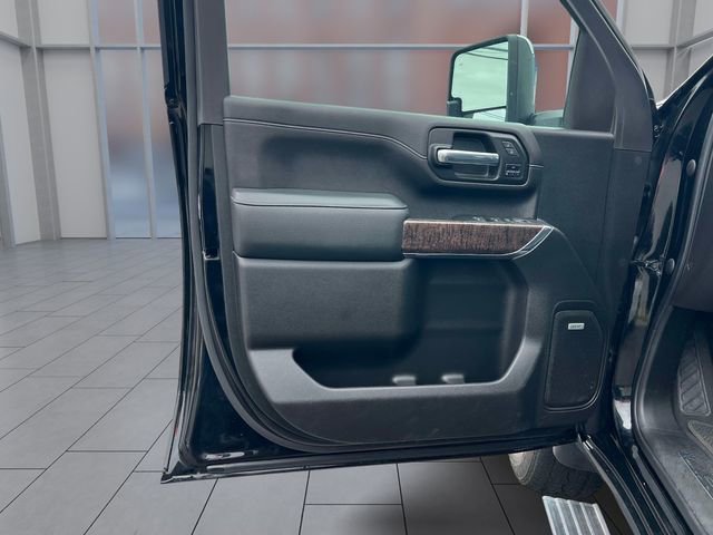 Used 2023 GMC Sierra 3500 Denali w/ Technology Package image 16