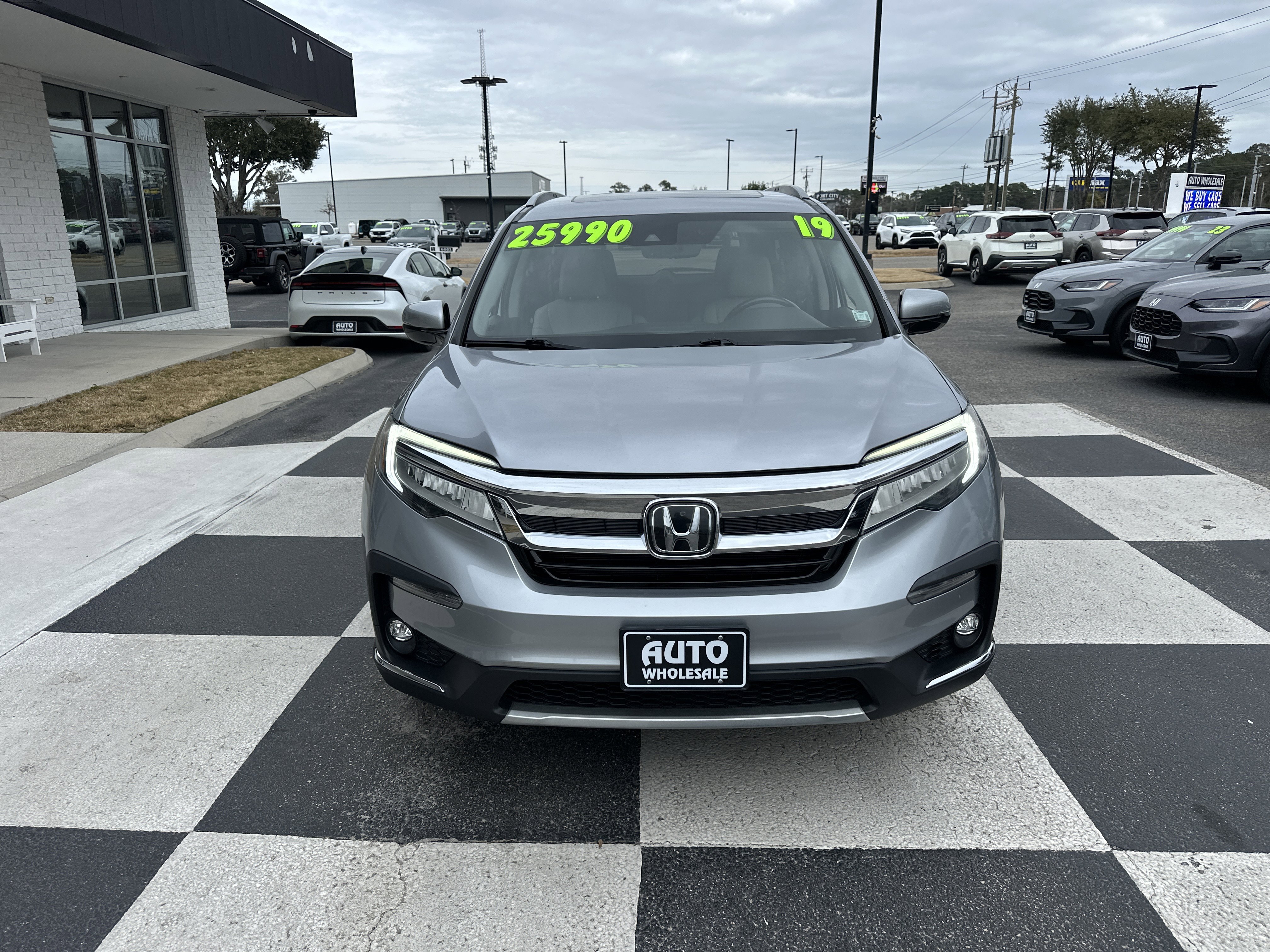 Used 2019 Honda Pilot Touring image 2