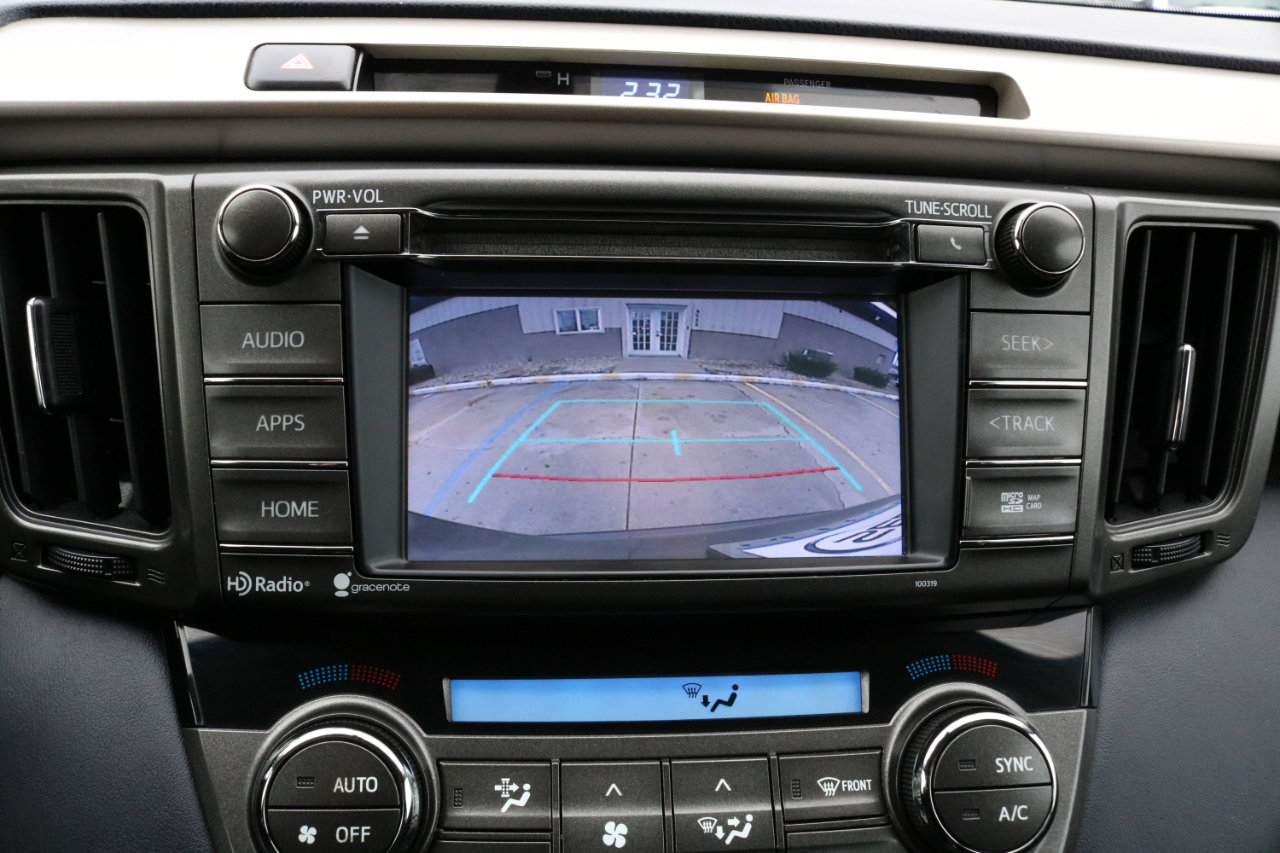 Used 2015 Toyota RAV4 XLE image 32