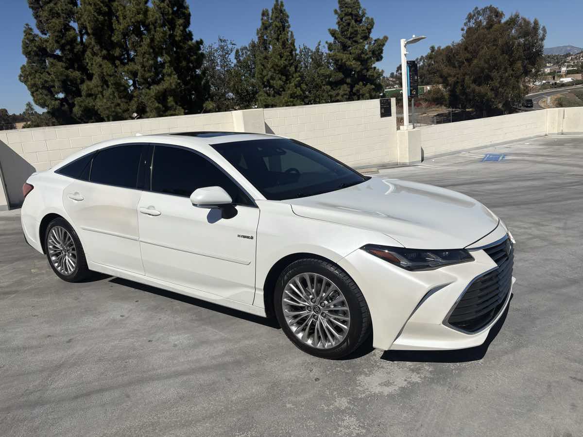 Used 2020 Toyota Avalon Limited w/ Advanced Safety Package FWD image 38