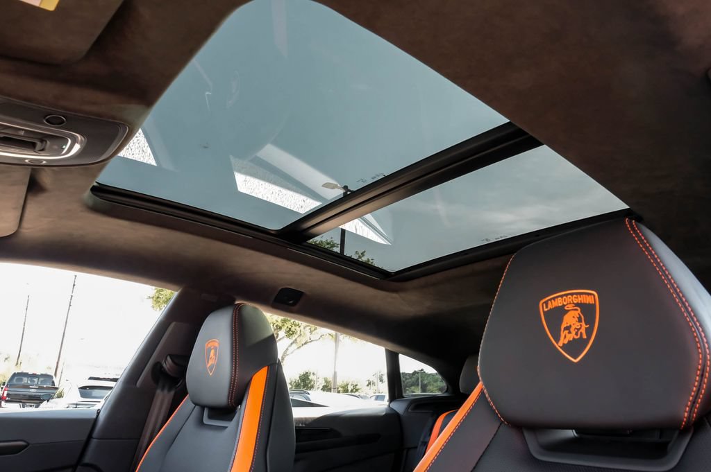 Used 2025 Lamborghini Urus SE AWD/4WD image 21