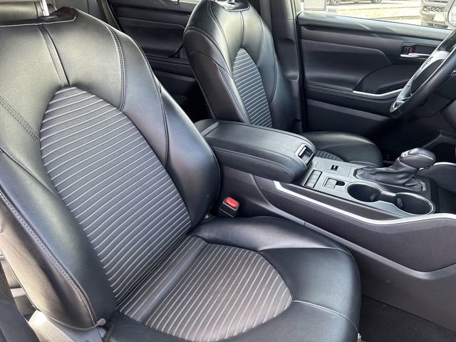 Used 2021 Toyota Highlander XSE image 11
