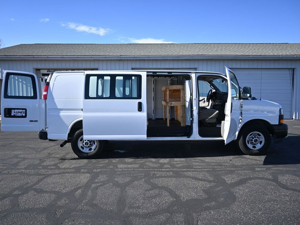 Used 2023 GMC Savana 2500 Extended w/ Enhanced Convenience Package image 49