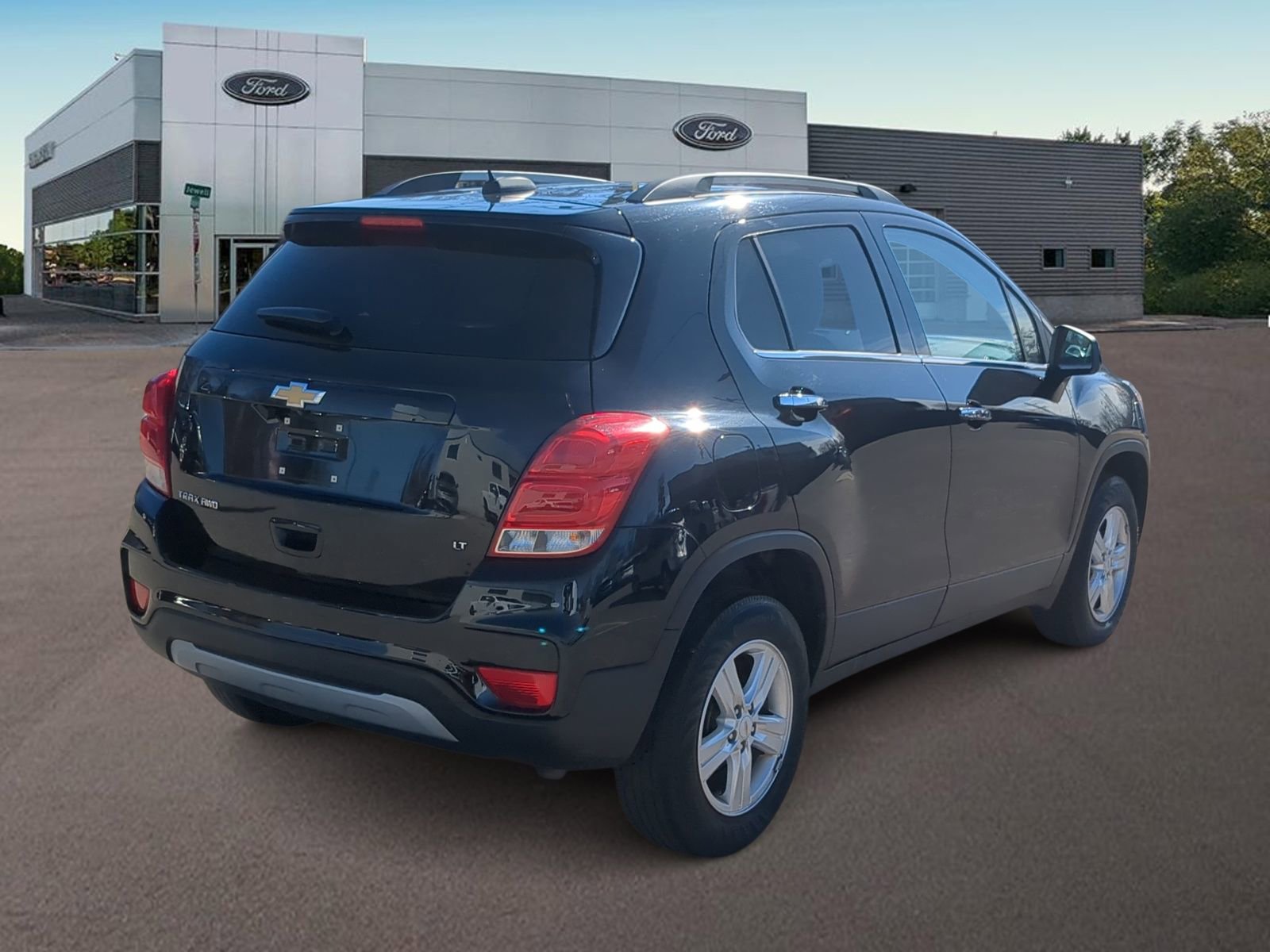 Used 2019 Chevrolet Trax LT w/ LT Convenience Package image 11