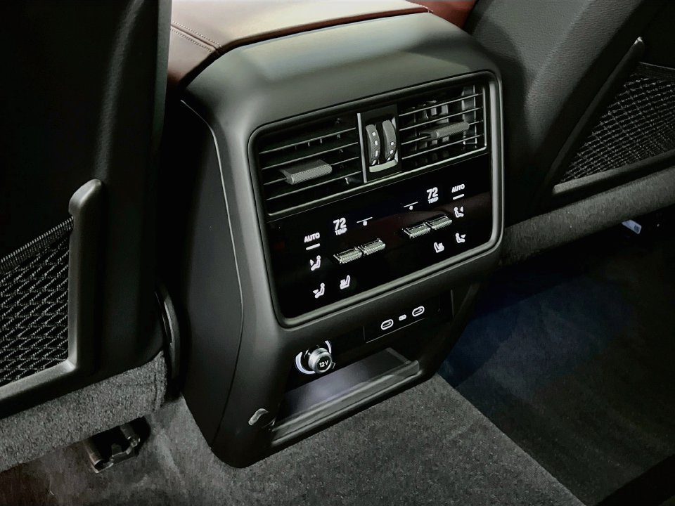 Certified 2026 Porsche Cayenne Coupe AWD/4WD image 27