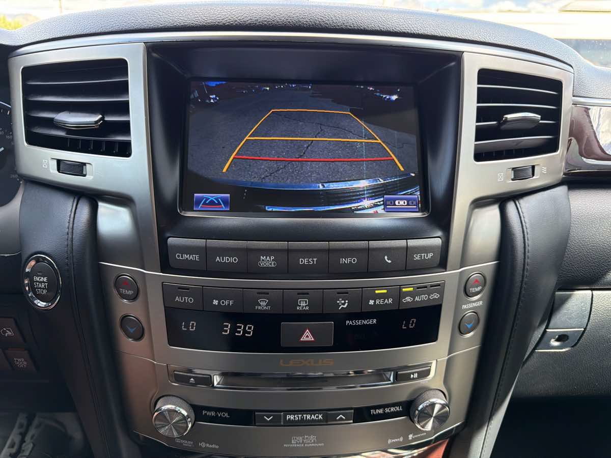 Used 2013 Lexus LX 570 4WD w/ Luxury Pkg image 26