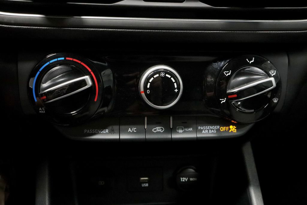 Certified 2023 Hyundai Kona SEL AWD/4WD image 29