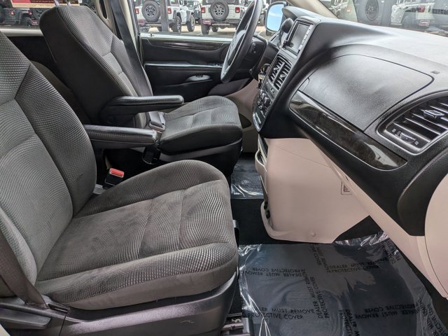 Used 2020 Dodge Grand Caravan SE w/ UConnect Hands-Free Group image 22