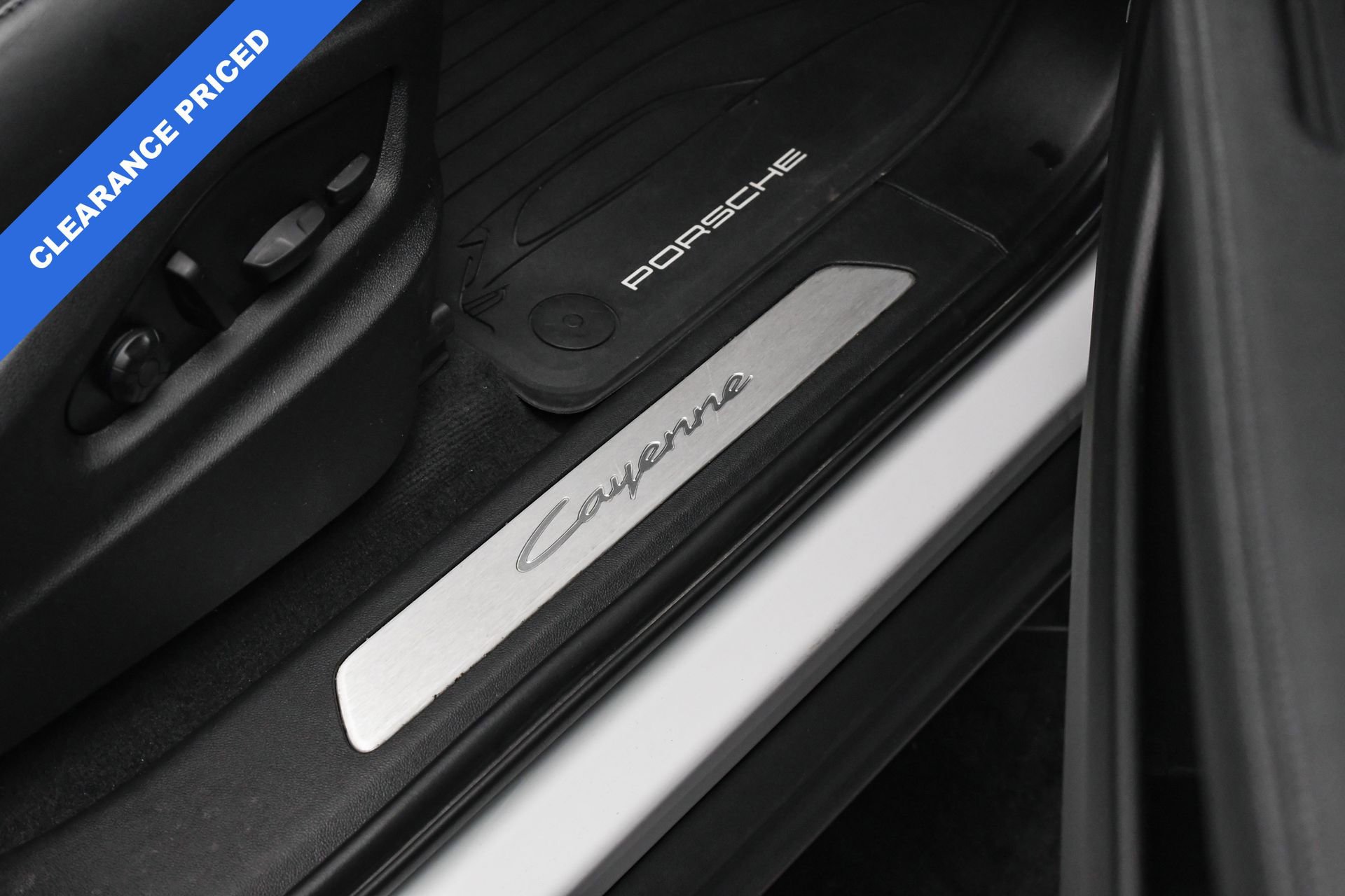 Used 2024 Porsche Cayenne Coupe image 45