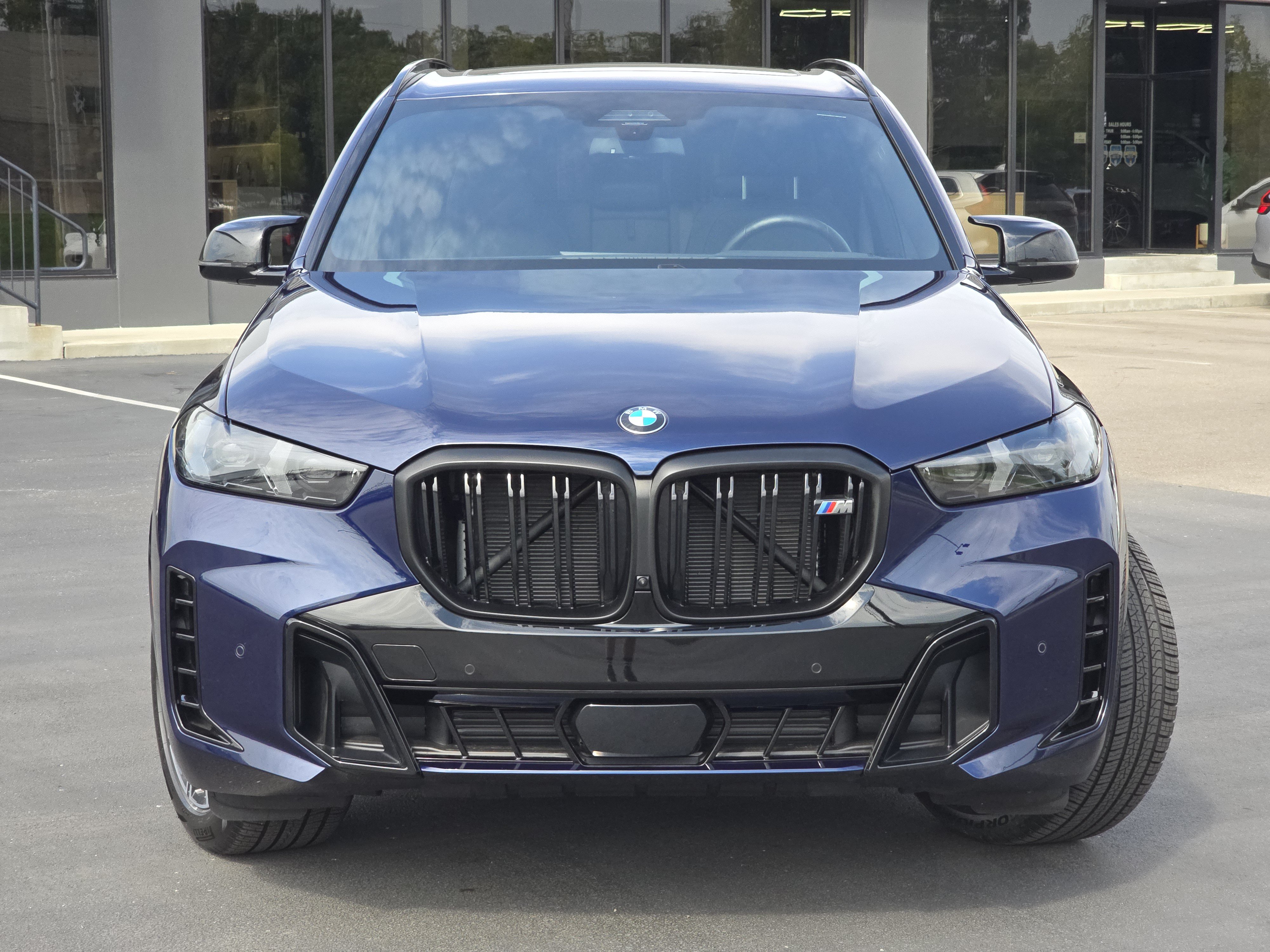 Used 2026 BMW X5 M60i AWD/4WD image 2