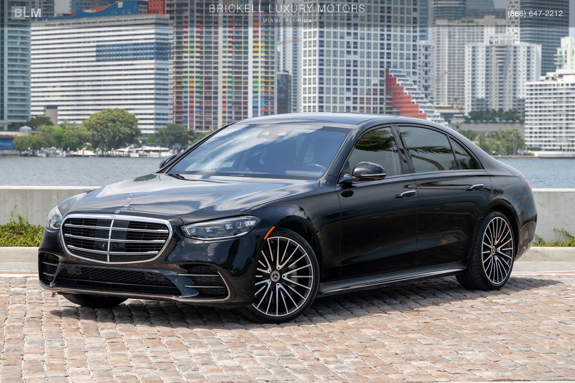 Used 2024 Mercedes-Benz S 580 4MATIC Sedan w/ AMG Line image 3