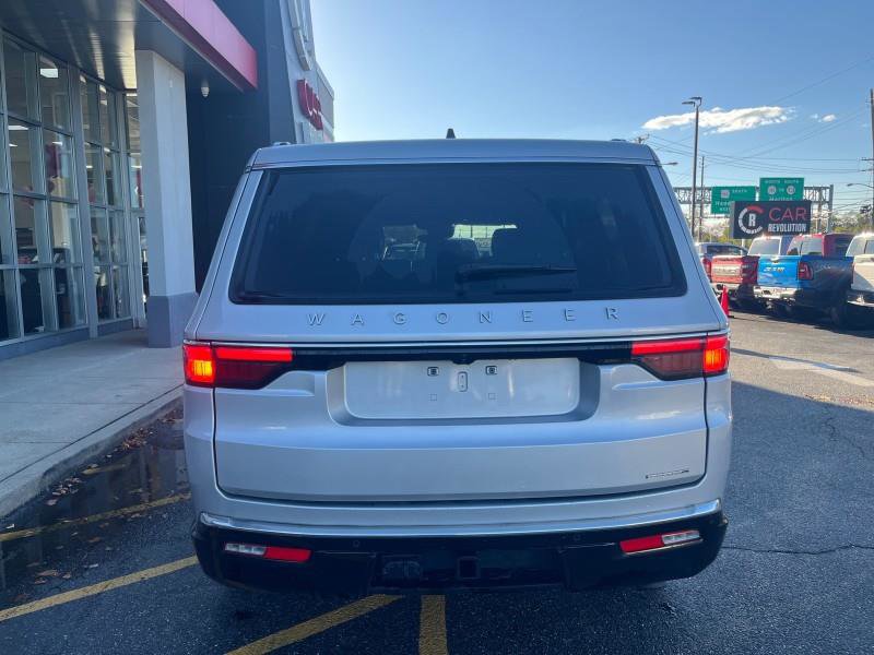 Used 2024 Jeep Wagoneer Series II w/ Flexible Seating Group image 6